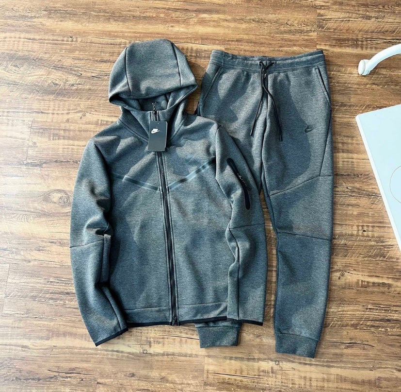 Nike tech fleece tracksuit